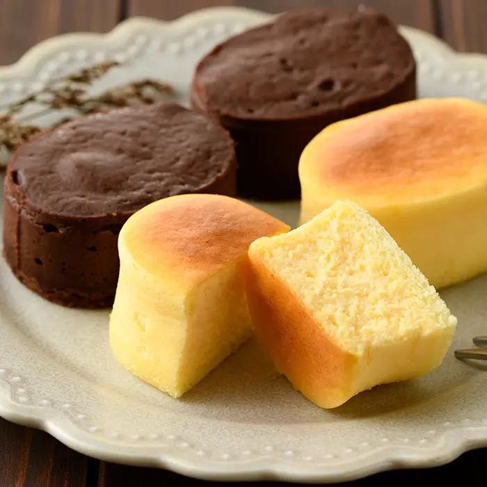 【お中元】 ふわっふわのスフレタイプのプチケーキ！＜半生ちーず 10個＞ と 濃厚で芳醇！ふんわりかるーい♪＜半生ちょこ 10個＞ の詰合せ チーズケーキ チョコケーキ 食べ比べ 冷凍 個包装 スイー