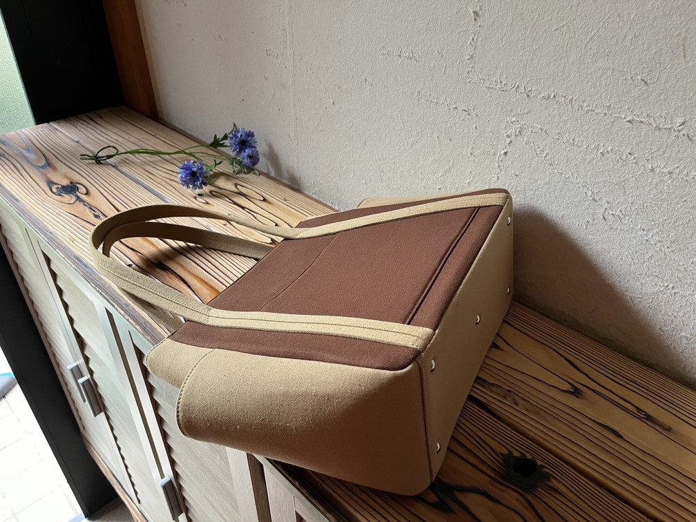 【AKIRAオリジナル】 中型レディストートバッグ ダブルポケット ダークブラウン帆布×ベージュ