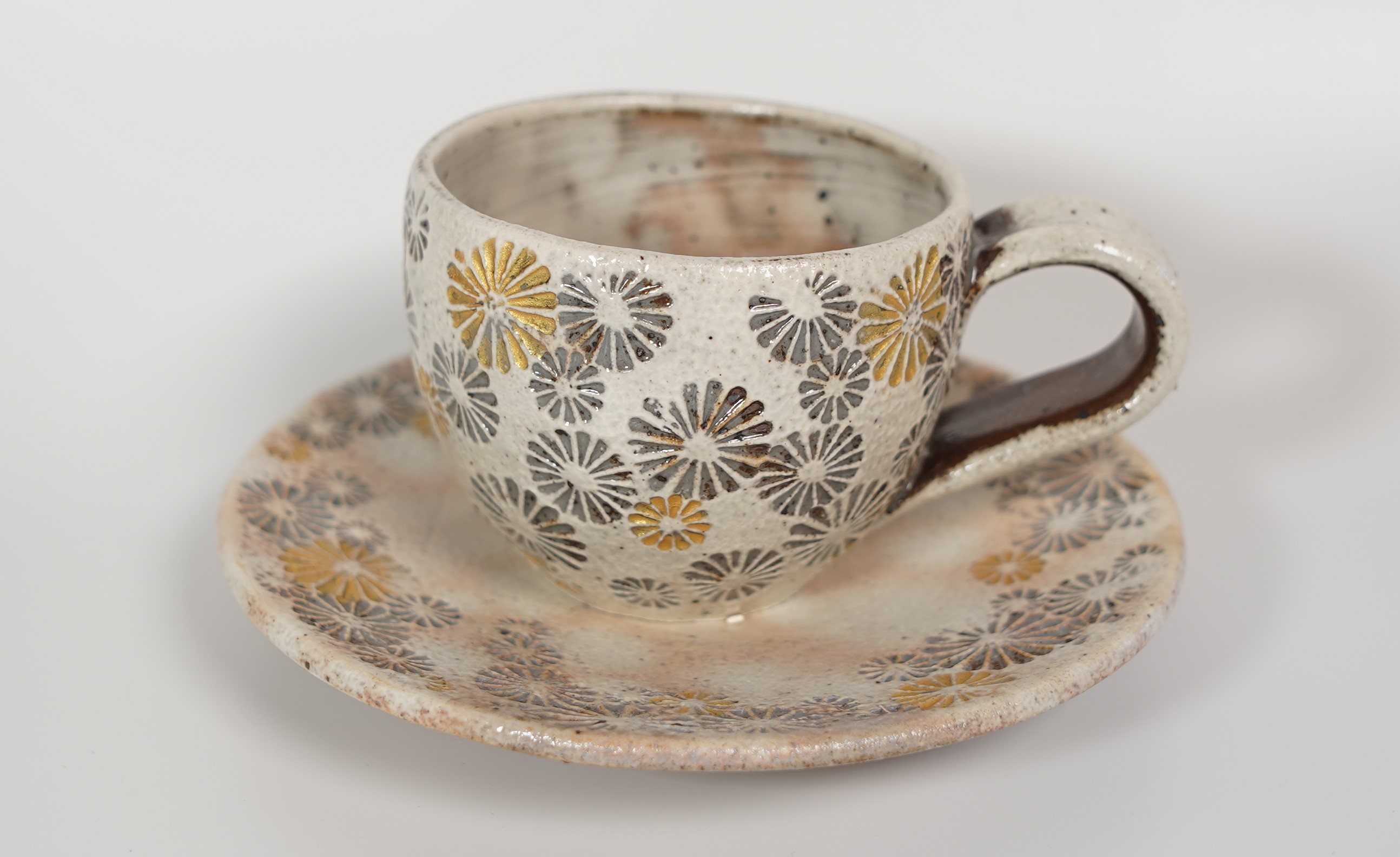 
                  武雄焼　綿島康浩陶工房　カップ&ソーサー(白)
                