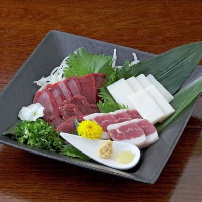 ふるさと納税 南阿蘇村 【馬刺し】熊本直送三種盛　ブロック肉　赤身100g・コーネ50g・フタエゴ50gセット(南阿蘇村)
