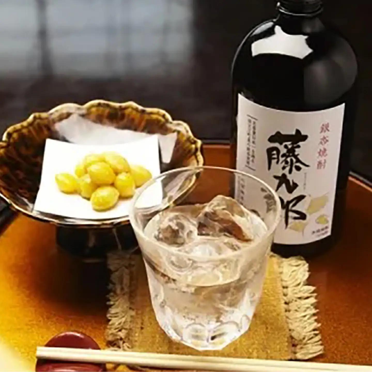 銀杏焼酎 藤九郎（720mL）4本セット / 米焼酎 本格焼酎 地酒 晩酌 四合瓶 / 稲沢市 / 合同会社祖父江商工販売 [BMBC009]