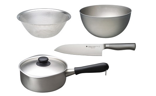 キッチンナイフ18cm & ステンレス製片手鍋18cm & ボウル・パンチング23cm FC040102