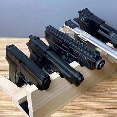 ふるさと納税 横手市 WOOD WORKS ハンドガンスタンド 5丁掛【ナチュラル】 |  | 03