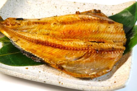 【丸安】 笹の葉干物セット（大海）まとう鯛 縞ほっけ 赤魚 さば かれい 金目鯛 かさご 創業90年 干物 干物専門店 高級干物 和食 老舗 国内 厳選 拘り 製造 小分け ひもの 魚 魚料理 セット
