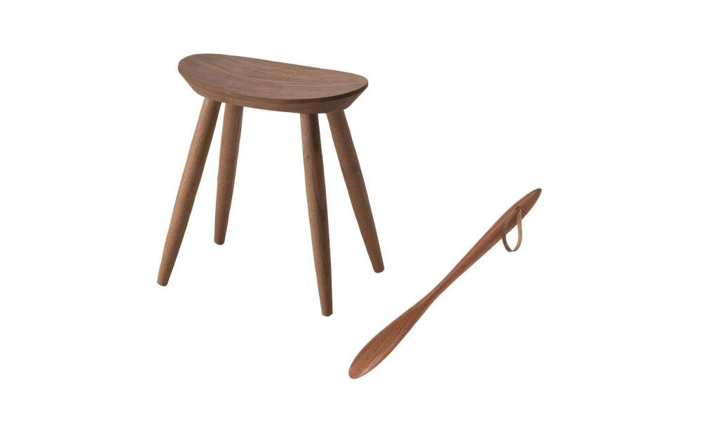 
            旭川家具　コサイン　エントランススツールと靴べら(S)のセット ウォルナット 【 旭川家具 北海道 旭川市 木製 家具 選べる樹種 玄関用スツール 靴べら コンパクトスツール 奥行コンパクト 手触りの良い仕上げ 快適玄関 お出かけスムーズ シンプル ナチュラル 手作り 北欧 おしゃれ 天然木 無垢 】_04444
          