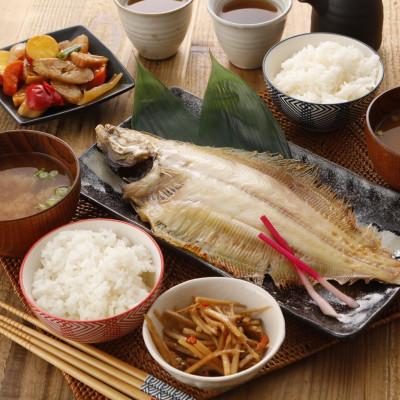 ふるさと納税 宮古市 一夜干しかれい「ヒレグロ3尾」と「かれいの煮つけ」を得意料理にするセットMM0264 |  | 02
