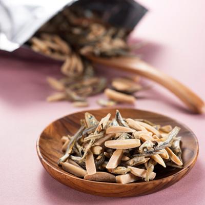 ふるさと納税 新宮町 【定期便】小魚入り!無塩・素焼きのアーモンド1,200g×12ヶ月【健康&骨活!!!】.JFH001 |  | 03