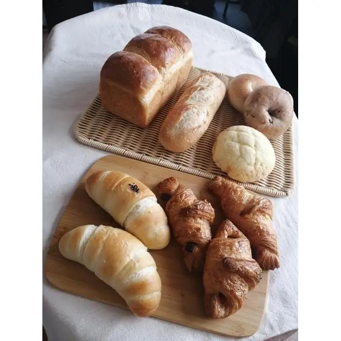 北海道産小麦・無添加生地　朝食にぴったりのシンプルな素材のバラエティパンセット パン_03874