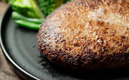 北海道産手作りおっきなジューシーハンバーグ 大きめお肉入り 400g ×4パック 無添加 ハンバーグ 肉 牛肉 豚肉 おかず 弁当 F4F-8543