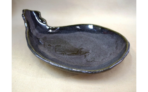 信楽焼 茄子形大皿