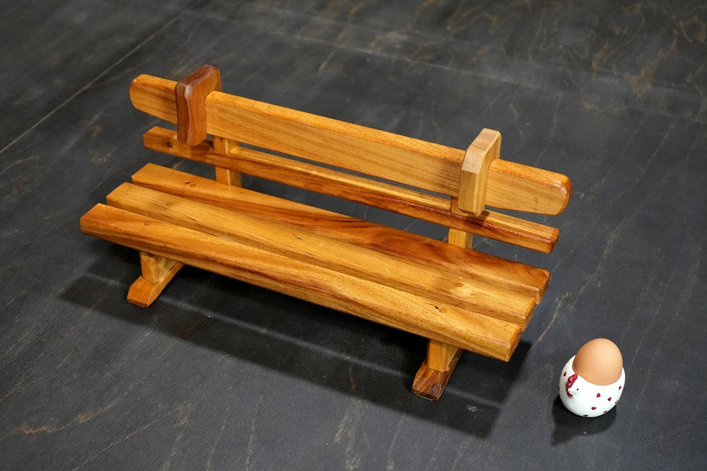 
                  丸平家具 楠材 ミニチュアベンチ ２ （幅約35cm） 1185 ／ 静岡県 東伊豆町 家具 インテリア ミニチュア 高級 高品質 職人 手作り 別荘
                