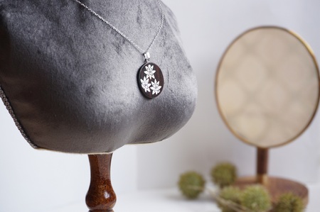 可憐なお花のインレイネックレス 岩手県 北上市 夢工房 D0535 アクセサリー ネックレス 工芸品 ファッション 雑貨