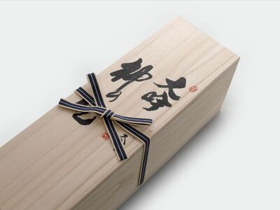 日本酒 大吟 神の座 1800ml ×1本 大吟醸 お酒 酒 地酒 一升瓶 大吟醸酒 吟醸酒 清酒 アルコール ギフト プレゼント 贈答 男性 女性 送料無料 1800 1.8L 青森 青森県 鰺ヶ沢