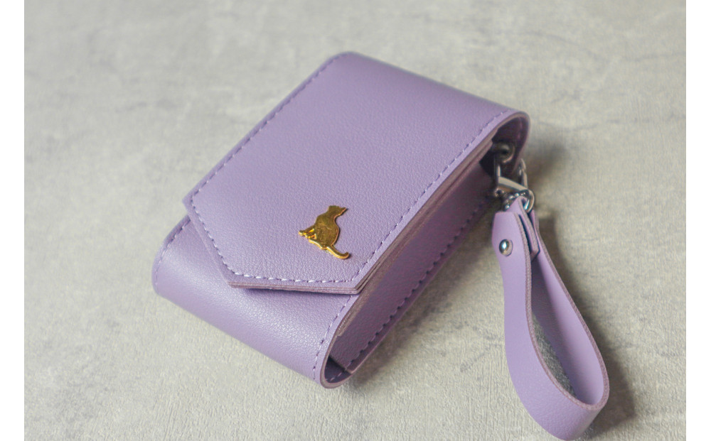 【パープル】毎日の“ときめき”を仕込めるリップケース　リップクリームホルダー　キーホルダーストラップ【ミラー付き・3本入る】