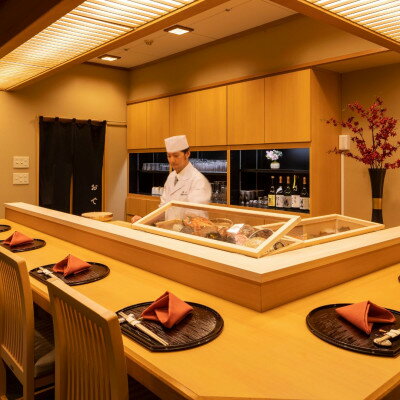 【ふるさと納税】浄土ヶ浜パークホテルロイヤルスイートルーム【寿司会席1泊2食ペア宿泊券】_ 宿泊券 チケット 浄土ヶ浜パークホテル 岩手県 宮古市 人気 おすすめ 送料無料 贈答 ギフト ペア 【1473905】