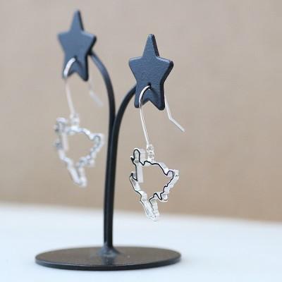 ふるさと納税 唐津市 佐賀県のかたちがピアスになった かわいいシルバーピアス |  | 01