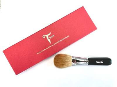 熊野化粧筆 チークブラシ(粗光峰) JWQ20 ギフトBOX(軸色：黒)【メイクブラシ 化粧筆 チークブラシ 粗光峰 化粧 メイク コスメ 美容 立体感 熊野筆 伝統工芸 職人技 高級筆 ギフト 贈り物】 21-57