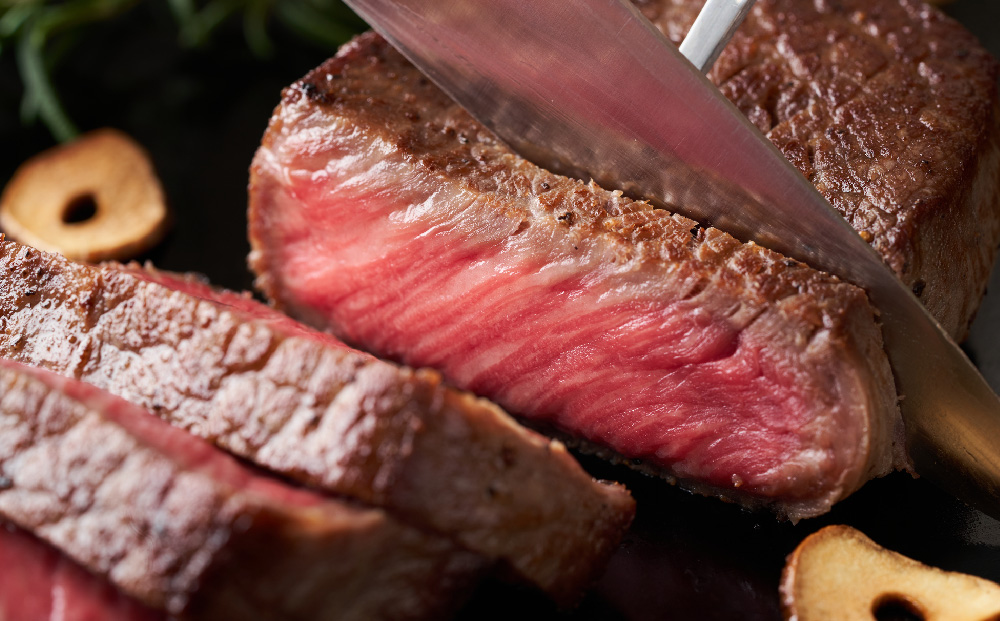 【3か月定期便】【A4～A5】佐賀牛モモステーキ 約1kg(100g×10P)×3回【肉 牛肉 ブランド牛 黒毛和牛 ステーキ肉 ふるさと納税】(H112247)