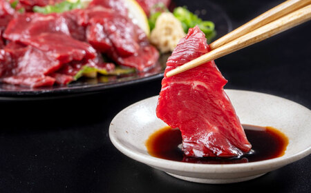 【全3回定期便】赤身馬刺し 約100g×2 計200g 馬刺し 馬肉 馬 小分け 冷凍【五右衛門フーズ熊本店】[AYBV020]