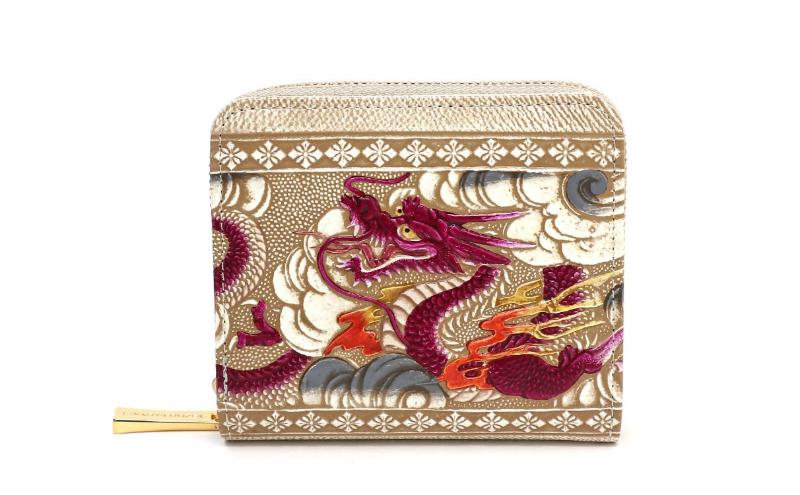【文庫屋大関】二つ折りファスナーミニ財布 龍＜ワイン＞【皮革工芸品】財布 二つ折り 小物 お札 カード 小銭 コンパクト 牛革 手作り 日本製 墨田区 東京都