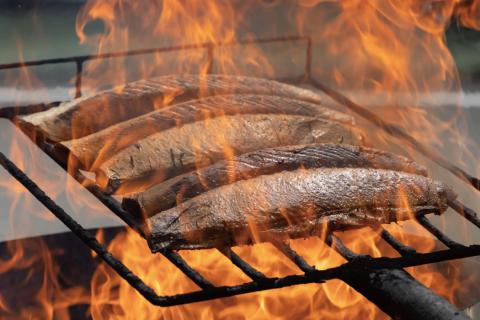 麦藁焼き特選鰹のたたき1～3節(600～700g)かつお　カツオのタタキ 《午前中指定できません》 ※※配送できない地域があります※※ 5～6ヶ月程度で発送