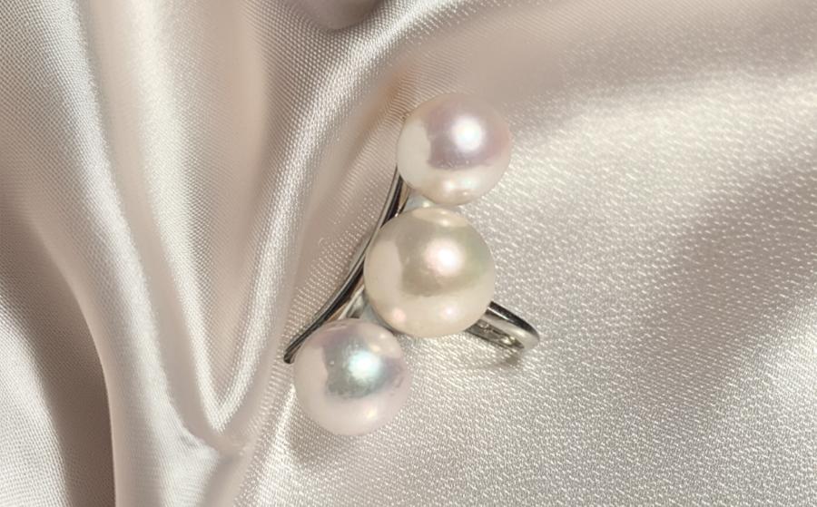 
            30-39あこや真珠イヤリング 
          