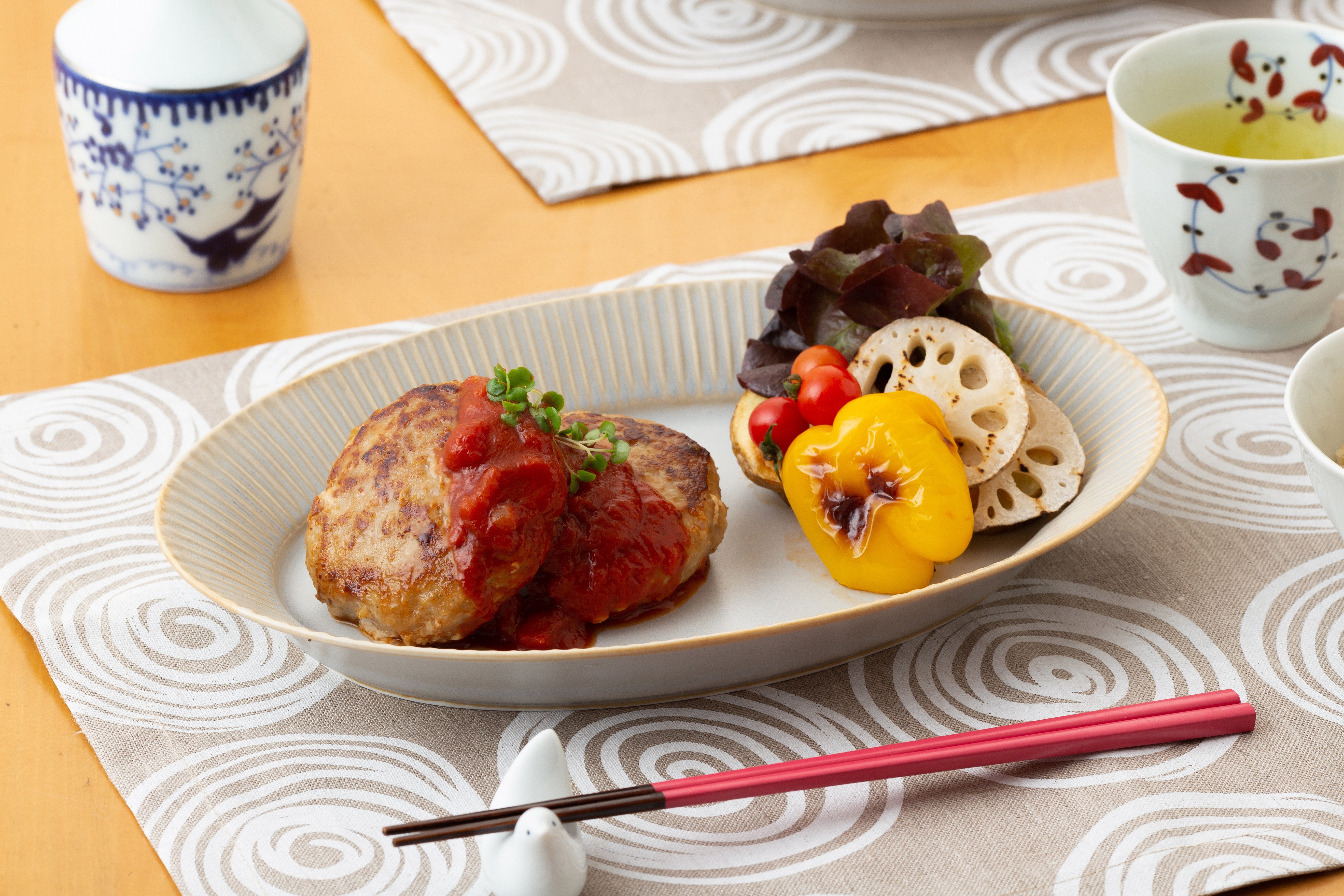 
                  有田焼 シャーベットグレー しのぎリムオーバル皿(L) ヤマト陶磁器
                