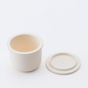 TOKONAME SUYAKI CROCK ＆ SPOON・WHITE 陶器 常滑焼 日本製 調味料 乾物 塩 保存容器 サラサラ 固まらない 湿気ない 湿気防止 スプーン付き 甕 蓋付き キッチン用