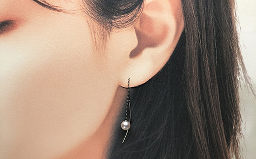 【030-74】akoya　カーブピアス（シルバーカラー）*