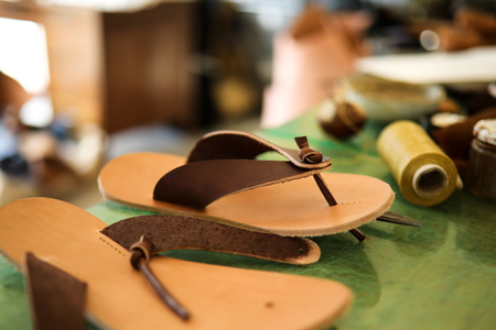 本格牛革 サンダル 【茶／22.0cm-27.5cm】 サンダル