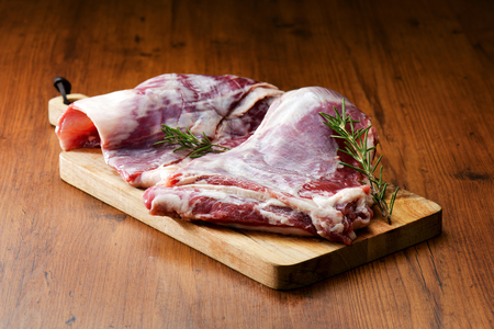 鹿肉 バラ 600g ( バラ300g ホエーバラ300g ) ジビエ 北海道 JY0000002（ 鹿肉 北海道産鹿肉 エゾ鹿肉 蝦夷鹿肉 ジビエ バラ 北海道 別海町 人気 ふるさと納税 ）