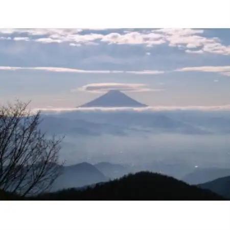 【ツアー参加券(4名様まで)】地元の登山ガイドとのぼる! 秩父多摩甲斐国立公園　乾徳山【1725219】