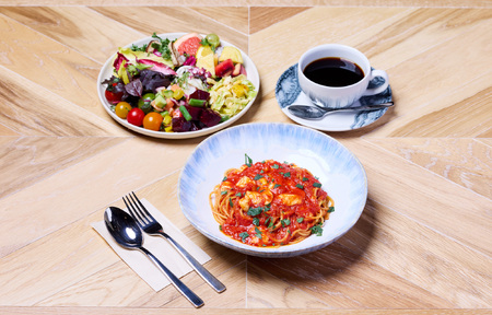 Tiki’s Tokyo 10,000円分お食事券【185001】ﾁｹｯﾄ 飲食 券 ﾊﾜｲ ﾚｽﾄﾗﾝ ﾃﾞｰﾄ ﾌﾟﾚｾﾞﾝﾄ お食事