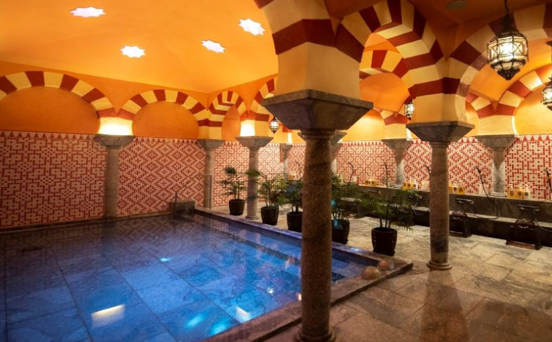 志摩地中海村「デラックスツイン」ペア1泊2食付券（コース料理）／伊勢志摩 伊勢 志摩 旅行 旅行券 チケット 宿泊券 宿泊 ペア宿泊券 1泊2食 コース料理 バイキング 地中海 ホテル デラックスツイ