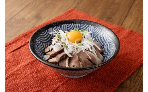 一度食べたら、ヤ・ミ・ツ・キ♪味わい鶏たたき（計800g）特製しょうゆタレ付
