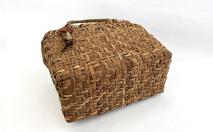 底もしっかりと編み込んでいます。