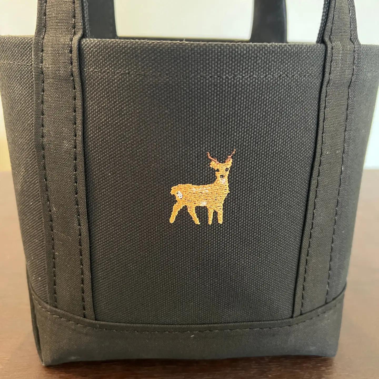 《Milih×NARA》オールブラックの"鹿"刺繍トート S【cbm02】