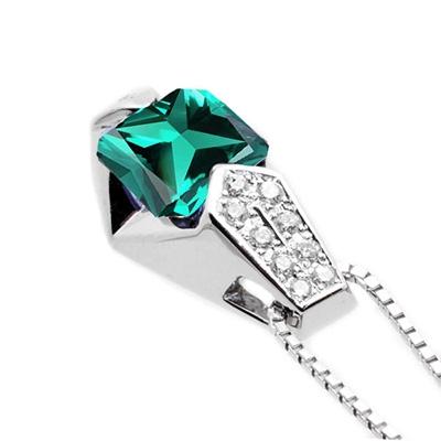 ふるさと納税 京都市 【京セラ】クレサンベール〈エメラルド・天然ダイヤモンド〉ペンダント【5月誕生石】(ジュエリー) |  | 02