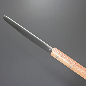 兼常作　波刃スプレッドナイフ（赤合板柄）　専用ケース付（KB-306） / 桐箱入り 高級 日本製 錆びにくい 背止め一刀 高品質 耐久性 アウトドア コンパクト