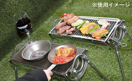 自動車用マフラーの部品がお皿に変身!? 食器と同じチタン製プレート【PLATE （Ti）持ち手付き（SMITH SUSono LOGO）】キャンプ バーベキュー ソロキャンプ レジャー チタン プレー