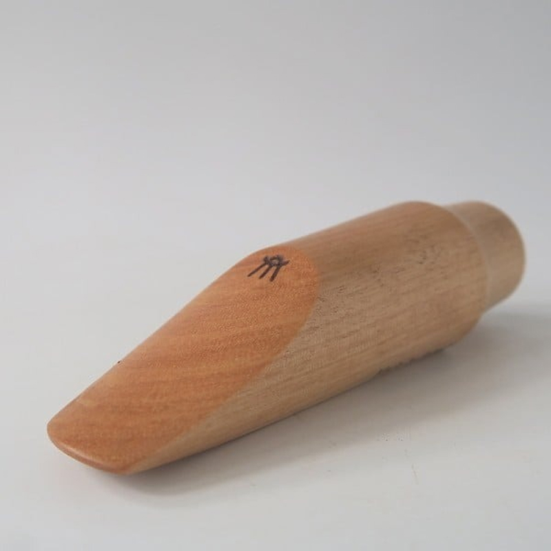 木製マウスピース（テナーサックス）　カバザクラ材（国産） 木製マウスピース テナーサックス カバザクラ材 国産 木製 木材 マウスピース テナー サックス ハード ソフト 音質表現可能 硬い素材 希少