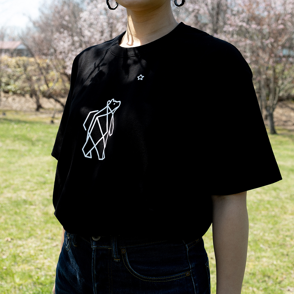 知床・斜里町のシンボルキャラクター「知床トコさん」×久米繊維　コットンTシャツ　黒・L 