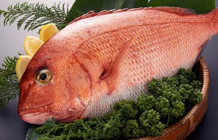 （冷蔵）ジューシーで甘み溢れる鯛の塩焼き ／ はさま あなたに逢い鯛。 鯛 真鯛 塩焼き お食い初め 祝い鯛 三重県 南伊勢町 伊勢志摩