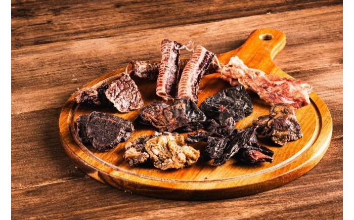 北海道 ペットのおやつセット エゾシカ（お肉・内臓・骨）18種《足寄町》【K&D株式会社】北海道産 エゾ鹿 鹿 シカ肉 鹿肉 ドライ ジャーキー ホネ 骨 ペットフード ペット用 餌ドックフード 犬の