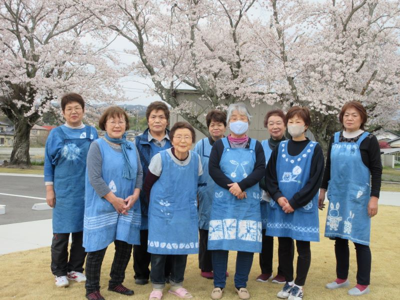 【日時指定可能】藍染めストール（絹）~ストライプショール房付き~ ならは藍染め会 【 ストール 絹 ギフトラッピング  贈り物 プレゼント 藍 手作り ハンドメイド 福島 楢葉】