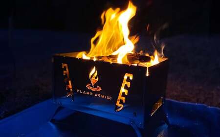 【FLAME ARM（S）】 高さ調整機能付き 焚き火台グリル 「Flame Adjuster」｜ ステンレス材 A4サイズ 1～3人用 焚き火台 焚き火 収納 専用袋付き 炭床 丸棒