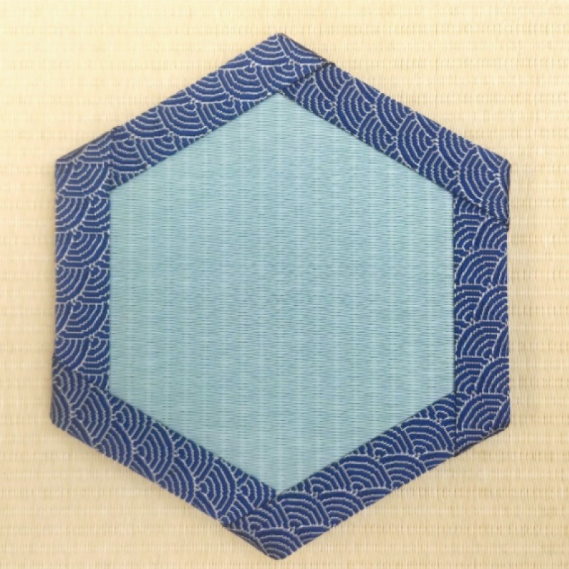 
            ミニ畳 湘南畳 畳 六角形 1枚 たたみ タタミ 人気 畳み 豆たたみ 豆畳 ミニ 飾り台 台座 プチ畳 オリジナル 小物 花台 雑貨 和風 ミニチュア 和 コースター 10000円 食べ物以外 ディスプレイ インテリア 伝統 日本製 玄関 お雛様 人形 飾り 株式会社 和風生活 神奈川 湘南 藤沢
          