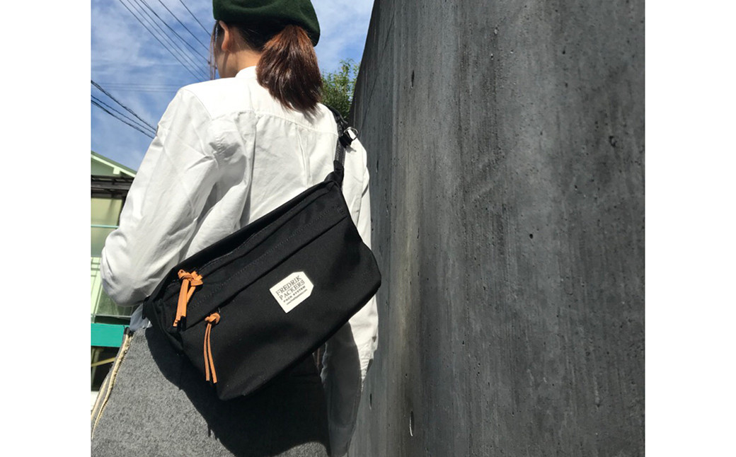 FREDRIK PACKERS  500D FUNNY PACK(BLACK／NAVY)