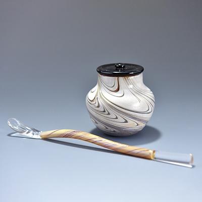 ふるさと納税 宇治田原町 高級ガラス工芸品　棗と茶杓セット　