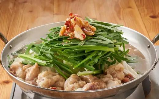 【全3回定期便】【もつ鍋+炎のもつ鍋】国産牛 長崎 もつ鍋 セット (醤油味+辛みそ付醤油味) 細麺付 各2～3人前 ／ もつ鍋居酒屋ばか正直 もつ鍋 モツ鍋 鍋 もつ モツ 和牛モツ ホルモン 長崎
